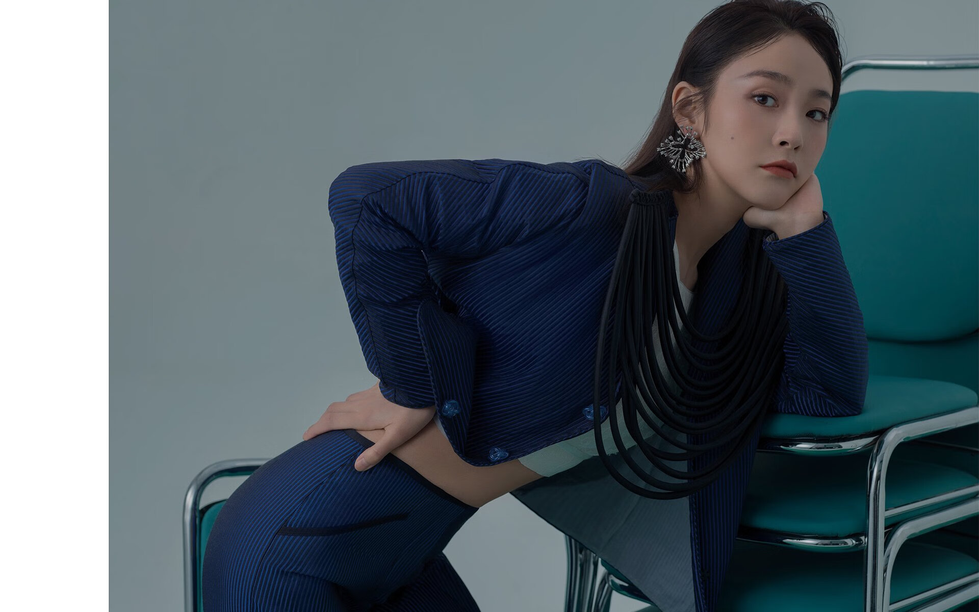 尤文图斯回归三中卫阵型保持防守稳定,尤文图斯中卫组合